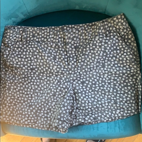 CASLON•SHORTS - Picture 1 of 6